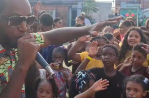 Hip-hop vai além TV no Dia das Crianças em Salvador (Castelo Branco) com RAP 